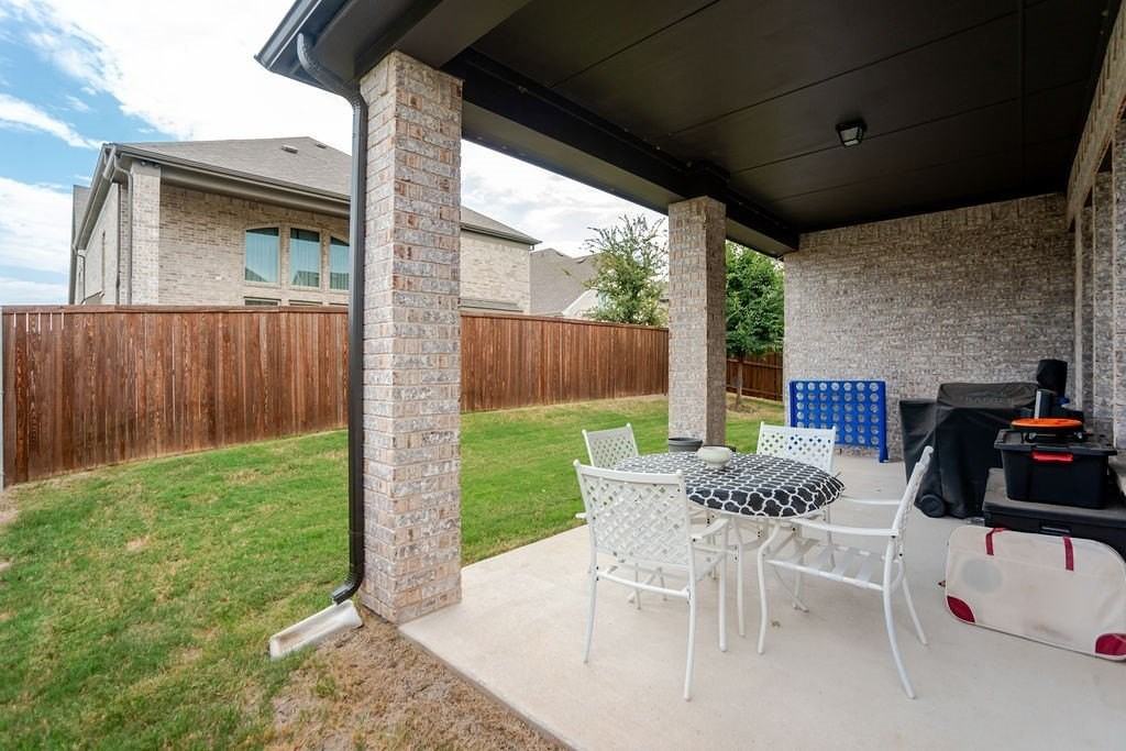 3816 Lochwood Dr - Photo 4 of 33