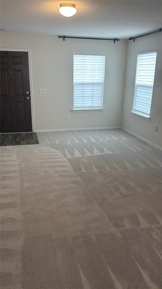 1241 Vernon Dr - Photo 4 of 9