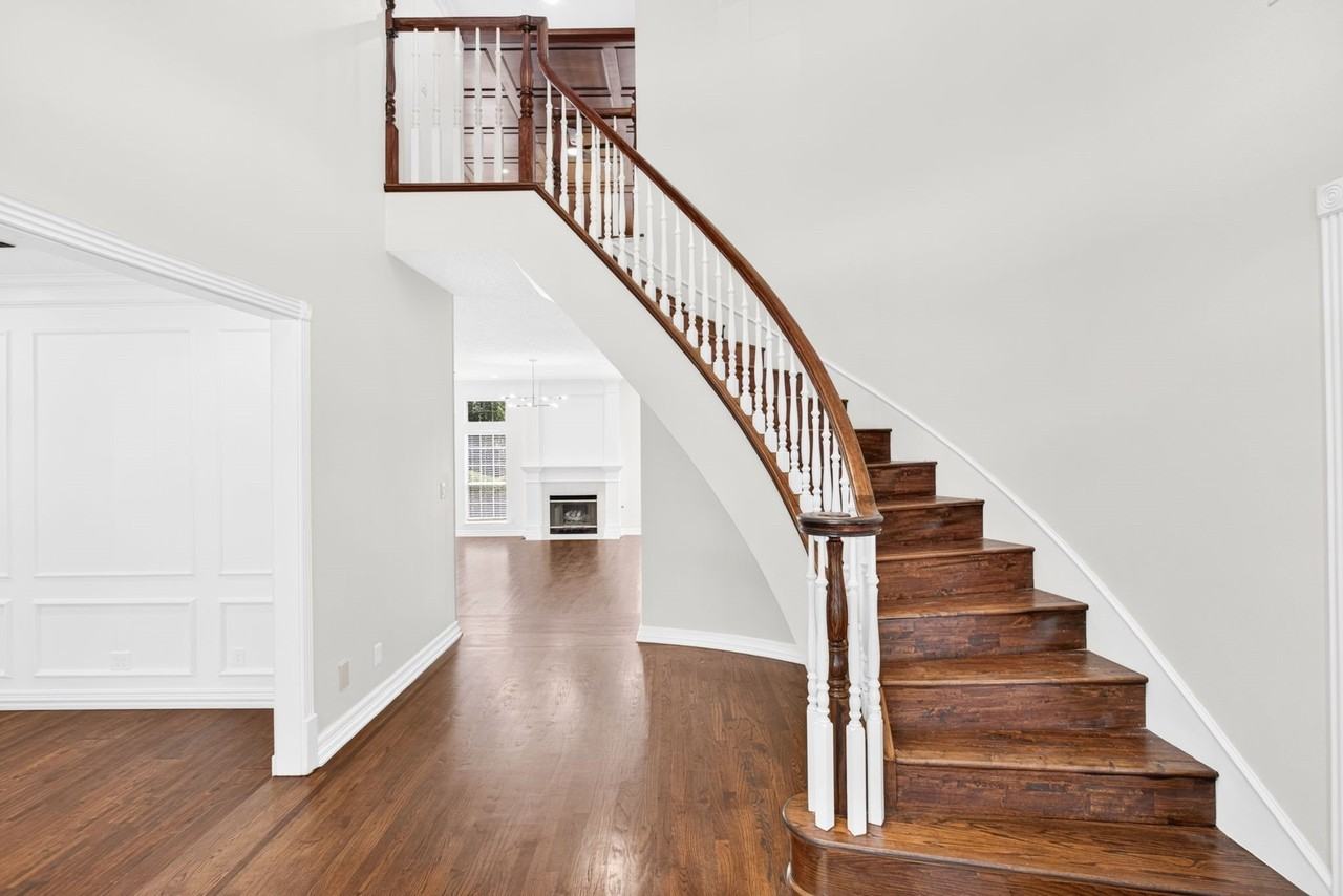 3403 Crossgate Cir S - Photo 2 of 39