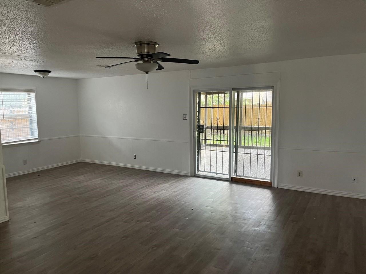 10327 Springhaven Dr - Photo 3 of 15