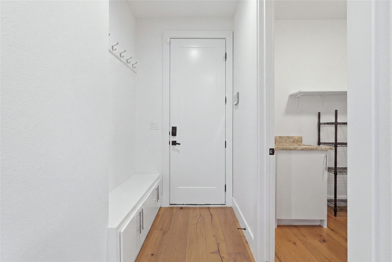 1808 Shaw St - Photo 3 of 20