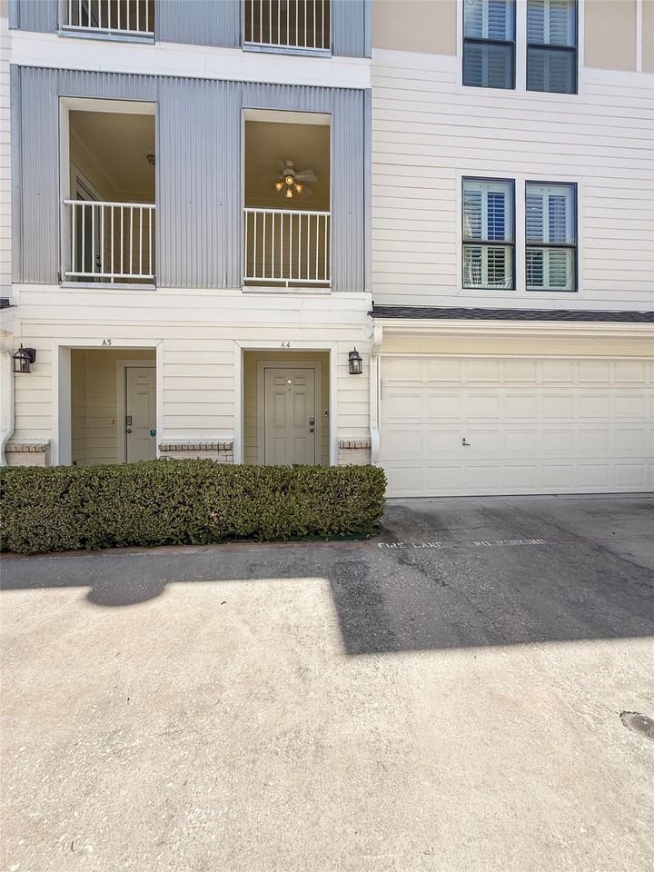 2403 Stutz Dr #4 - Photo 2 of 36