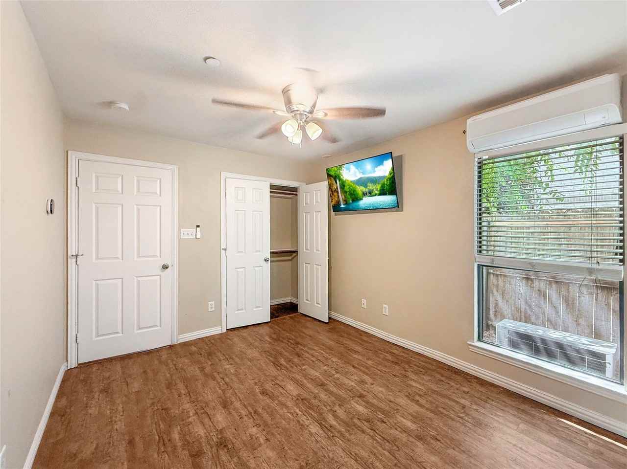 2403 Stutz Dr #4 - Photo 6 of 36