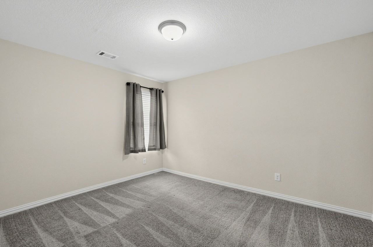 1620 Berry Ridge Trl - Photo 3 of 20