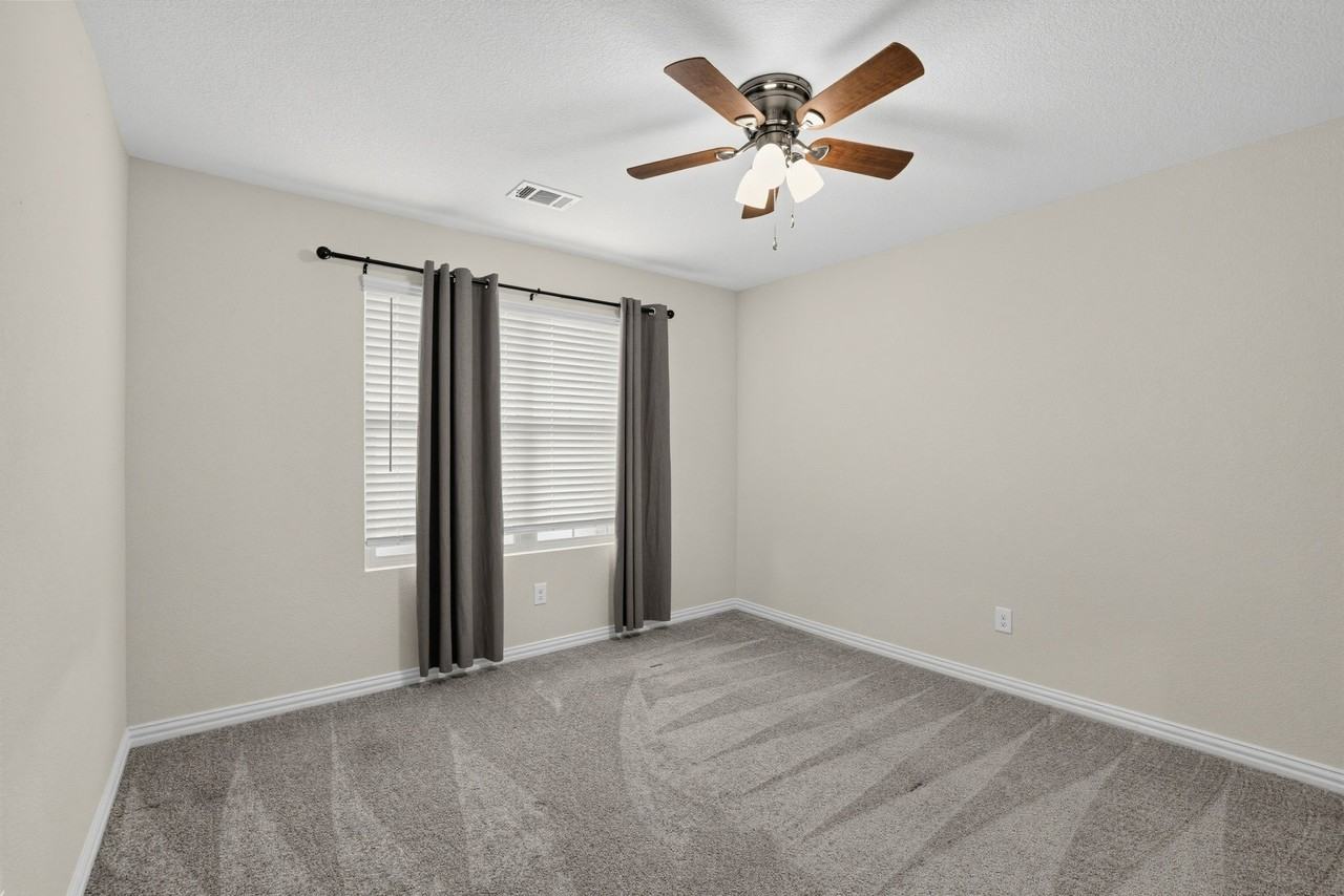 1620 Berry Ridge Trl - Photo 4 of 20