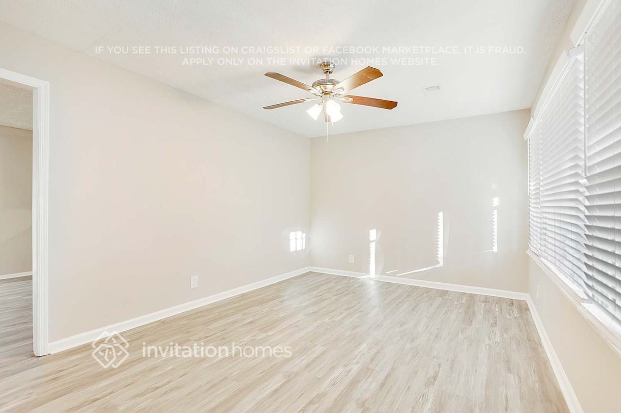 2679 Carriage Ln - Photo 4 of 26