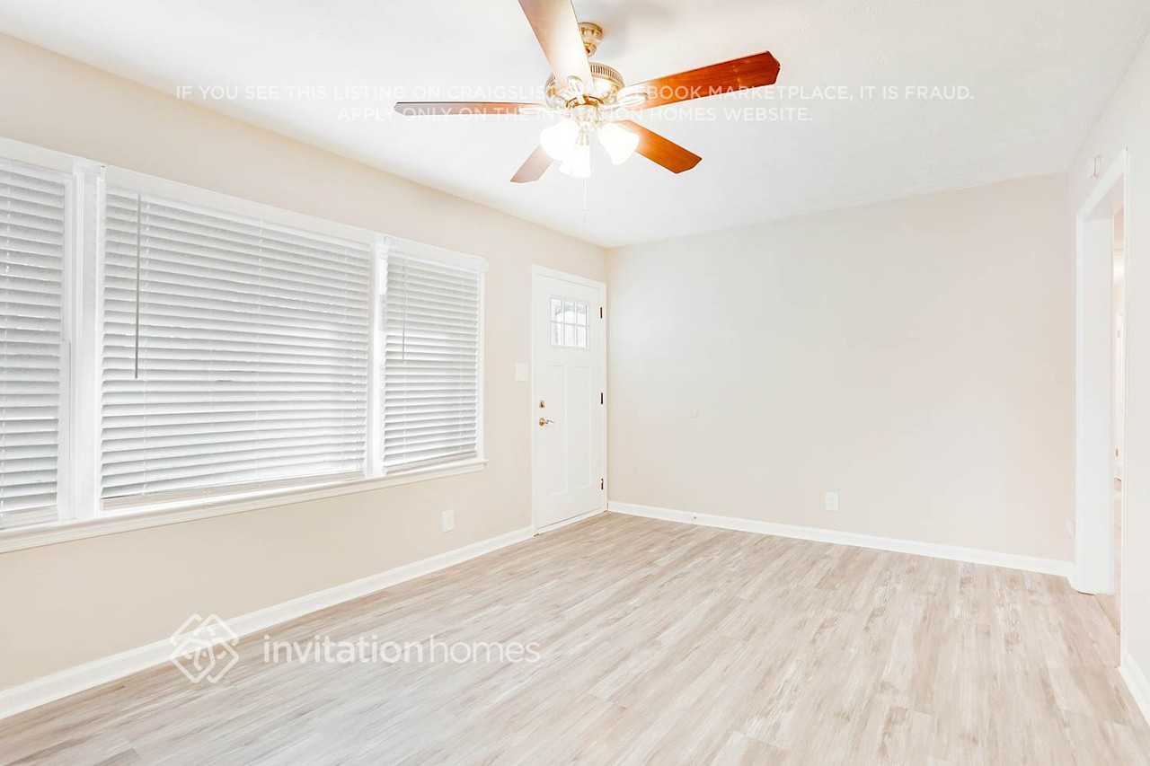 2679 Carriage Ln - Photo 5 of 26