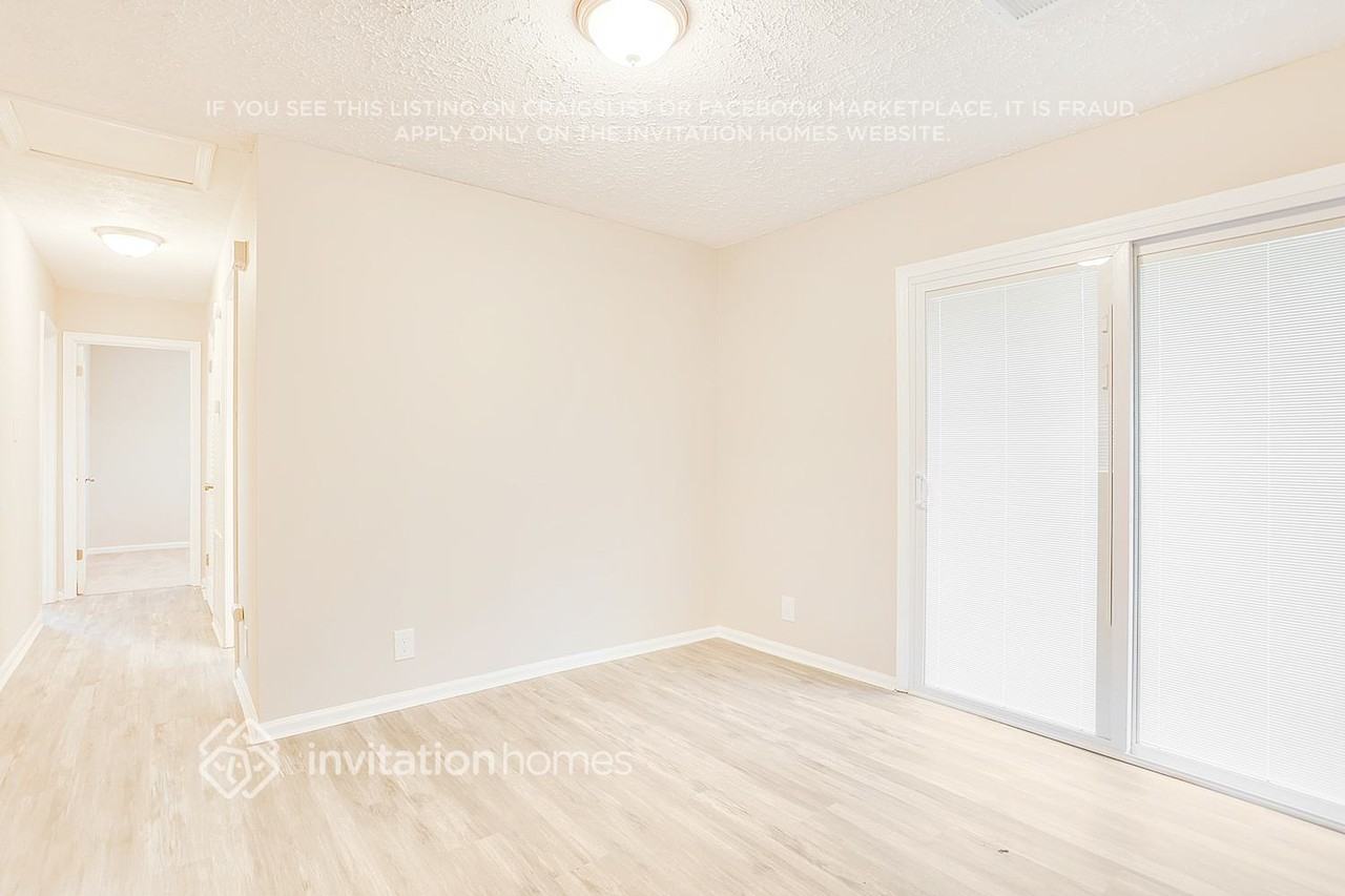 2679 Carriage Ln - Photo 6 of 26