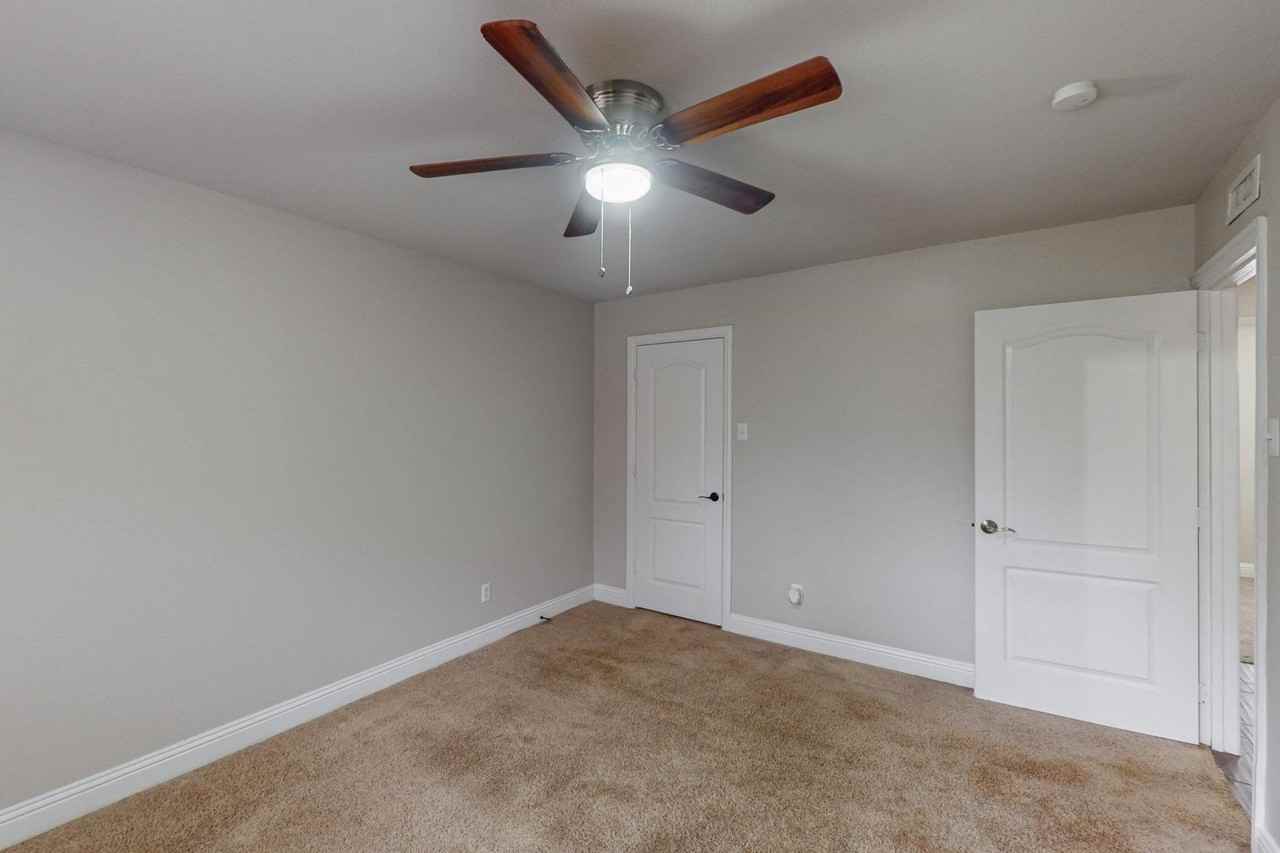 3842 Commonwealth Dr - Photo 4 of 14