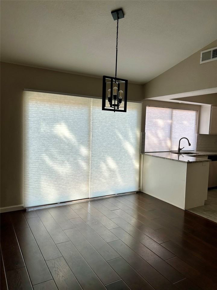 408 Thorn Wood Dr - Photo 2 of 25