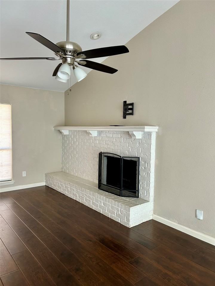 408 Thorn Wood Dr - Photo 4 of 25