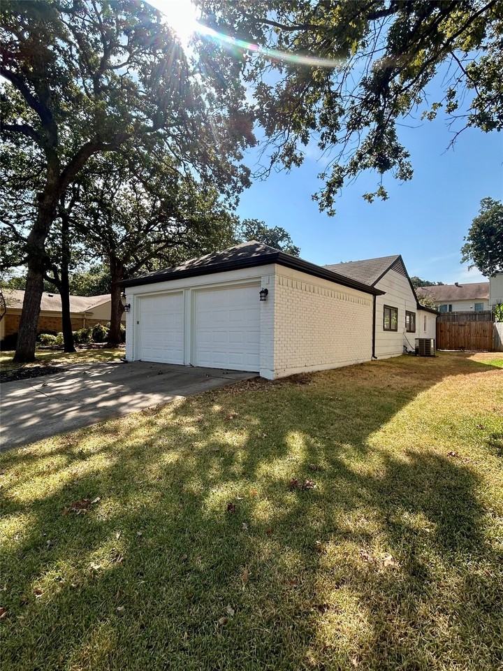 408 Thorn Wood Dr - Photo 6 of 25