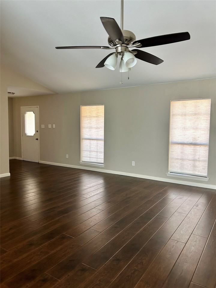 408 Thorn Wood Dr - Photo 7 of 25