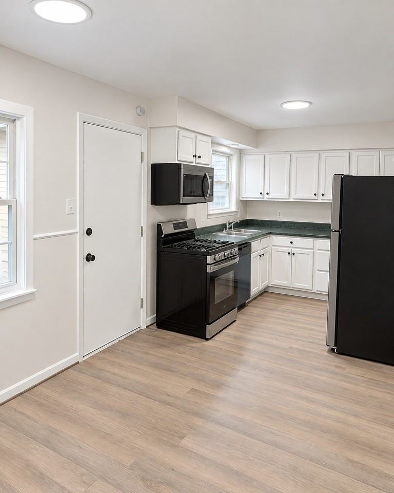 8324 Ellery Dr - Photo 7 of 10