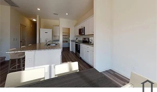 1875 Lockhart Dr - Photo 6 of 15