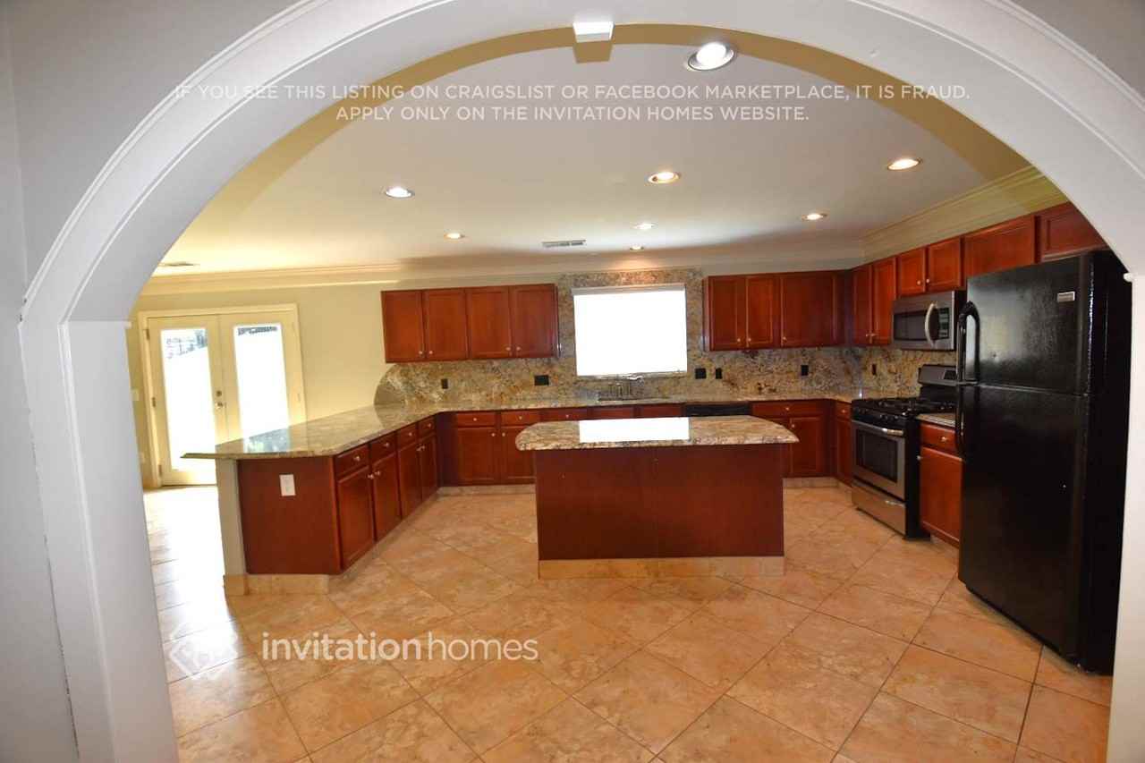 1658 Cutleaf Creek Rd - Photo 3 of 13