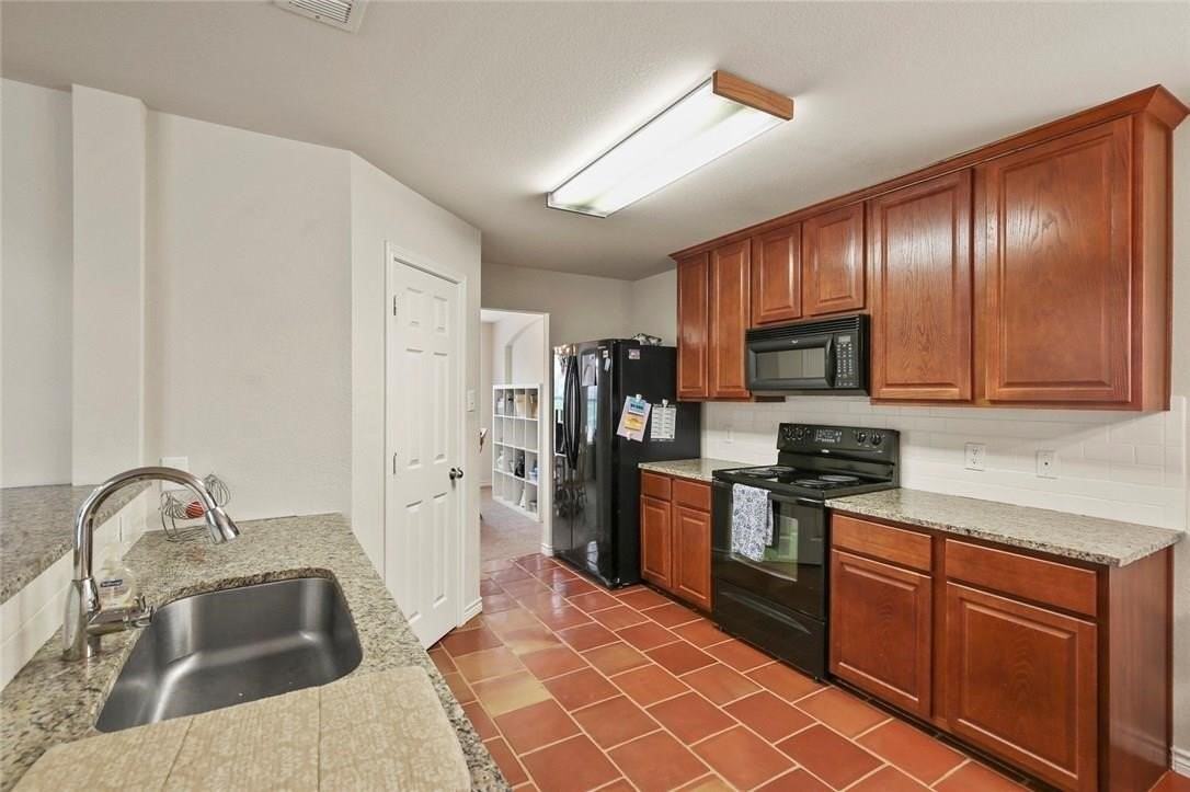 234 Pecos Trl - Photo 4 of 30