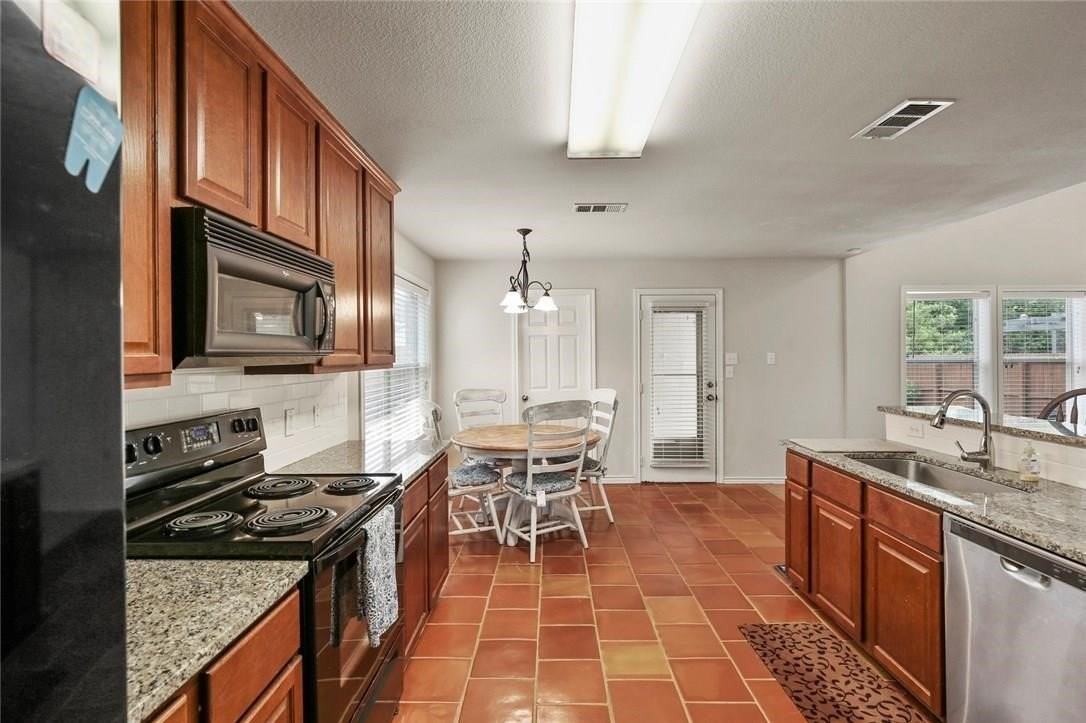 234 Pecos Trl - Photo 6 of 30