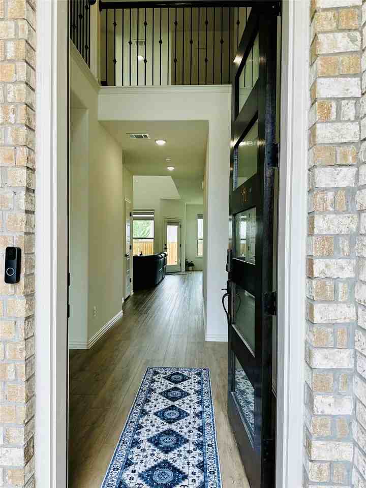 1212 Rosebay Dr - Photo 2 of 28