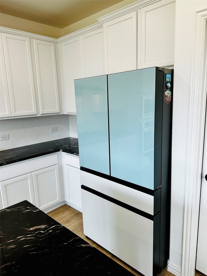 1212 Rosebay Dr - Photo 4 of 28