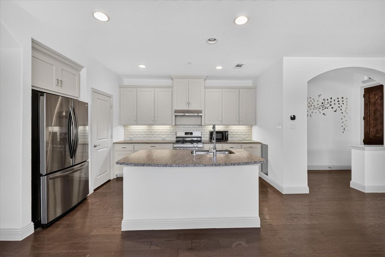 3001 Decker Dr - Photo 2 of 20