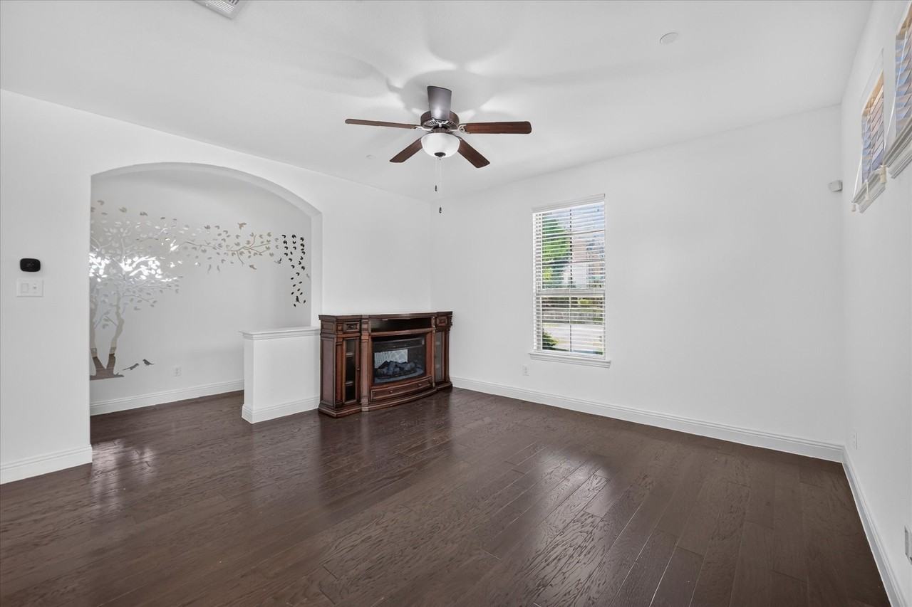 3001 Decker Dr - Photo 4 of 20