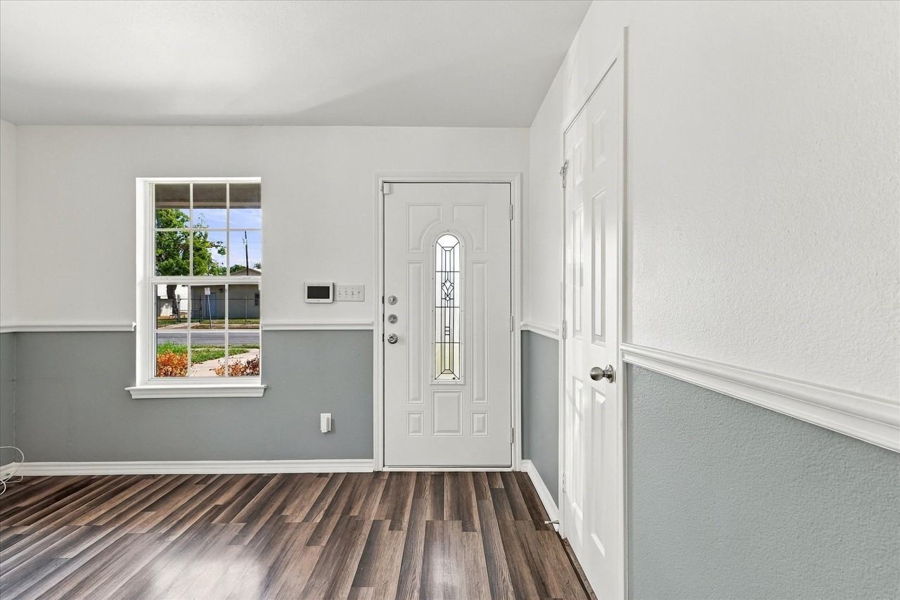 1614 S Montgomery St - Photo 3 of 26