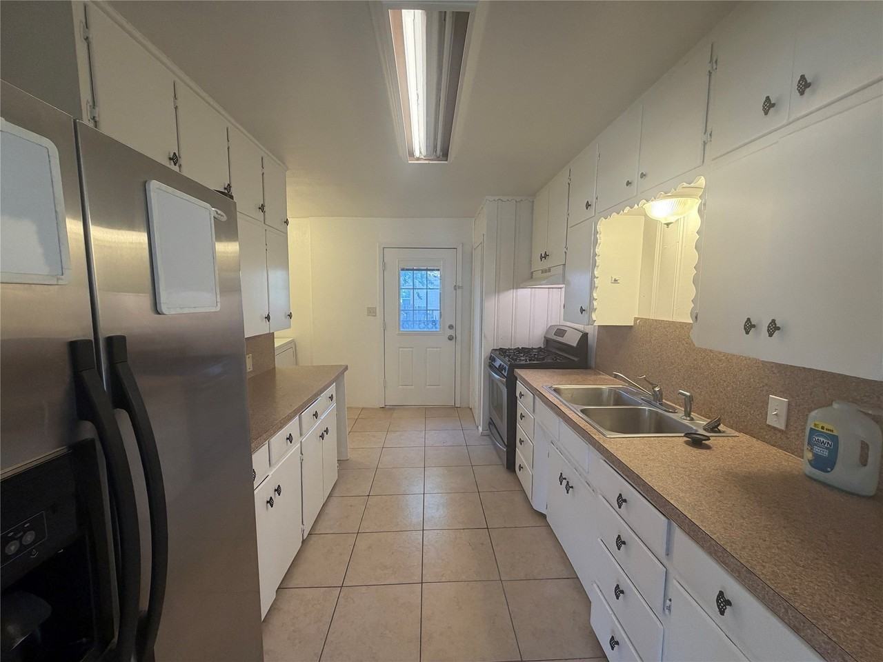 701 Largent St - Photo 7 of 17