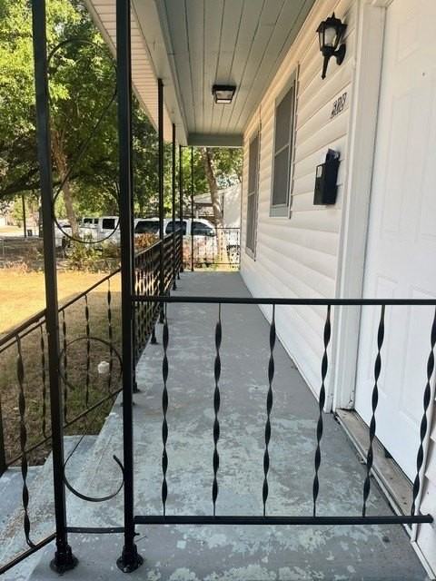508 W 5th St - Photo 2 of 17