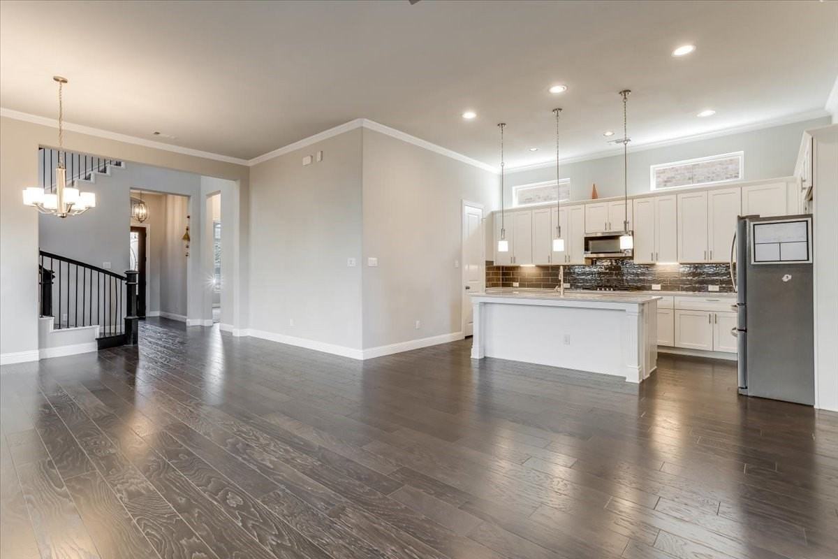 17553 Sequoia Dr - Photo 3 of 19