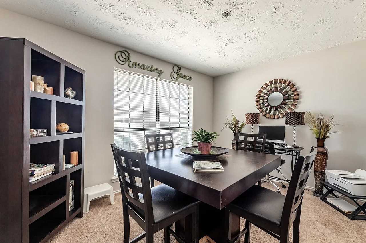 1328 Colmar Dr - Photo 7 of 10