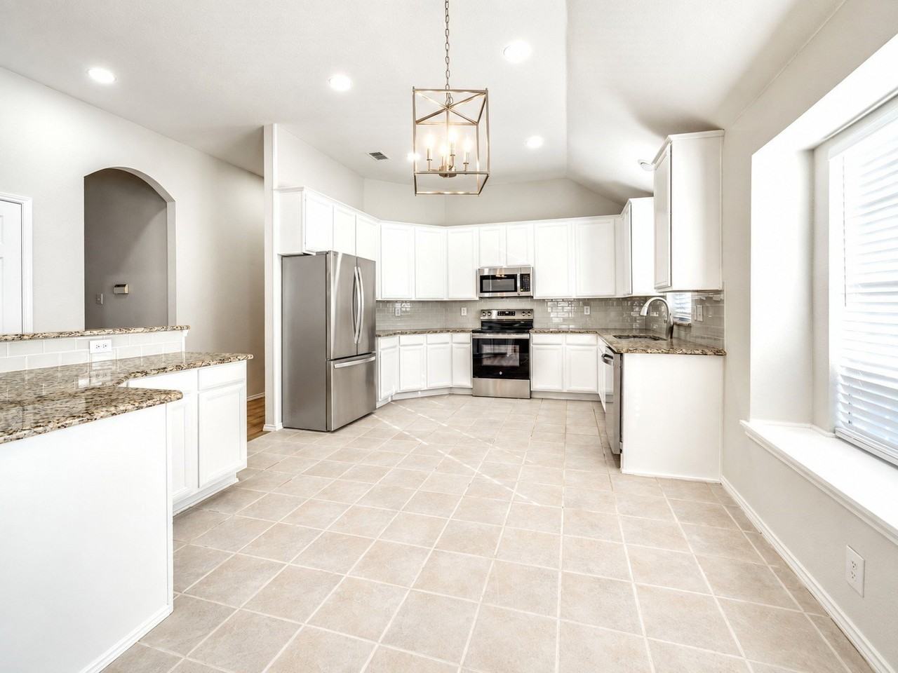 9109 Azinger Dr - Photo 6 of 40