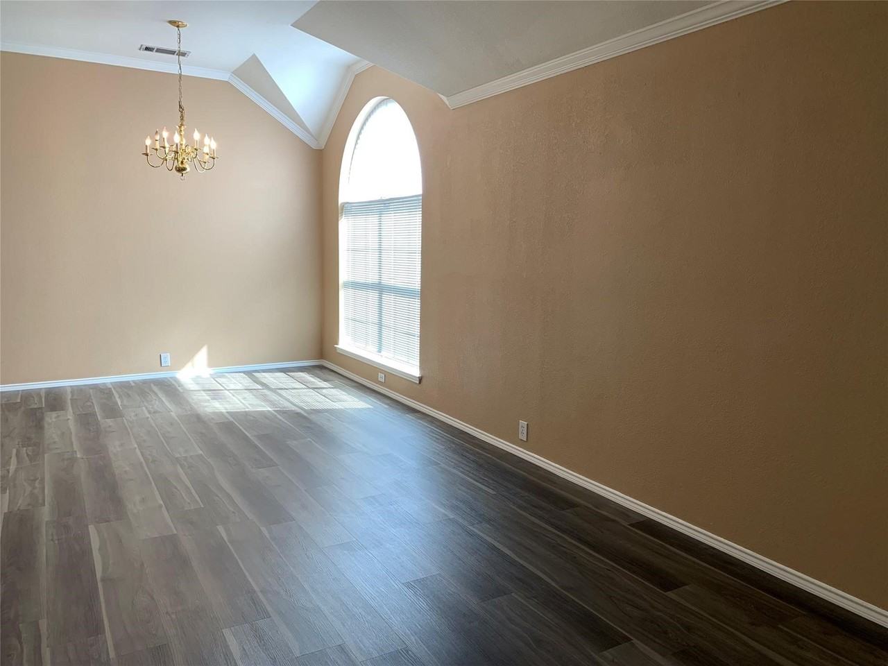 6705 Misty Hollow Dr - Photo 6 of 18