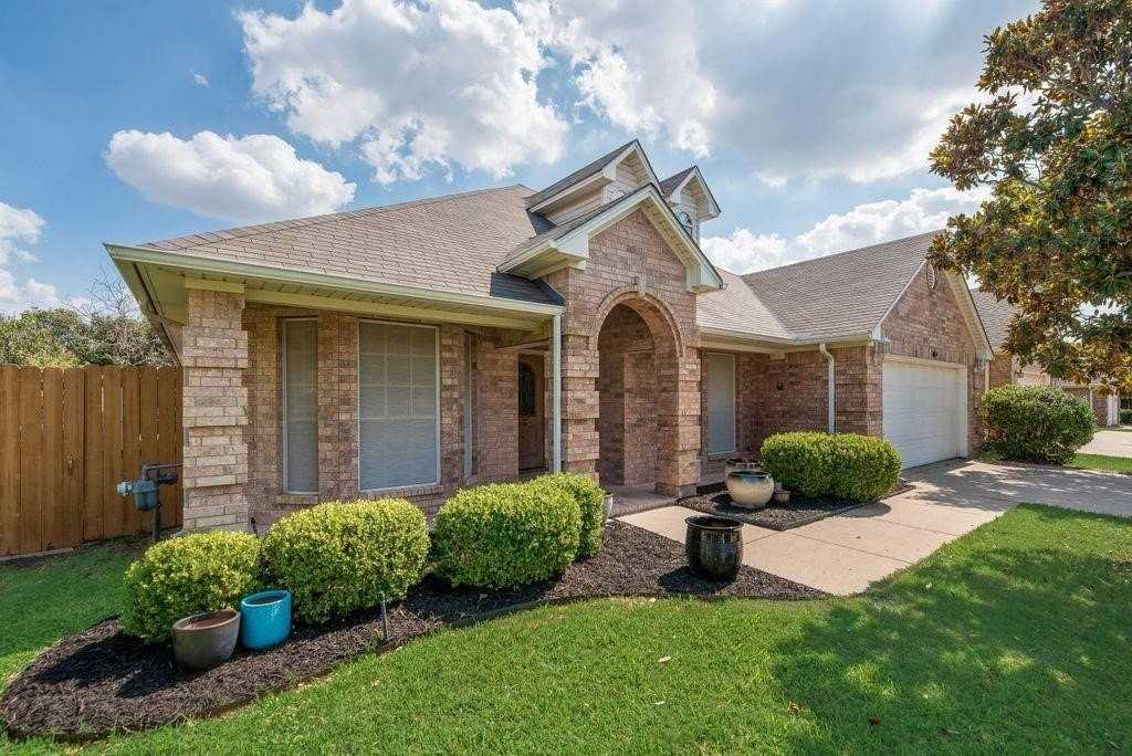 4736 Emerald Trace Way - Photo 2 of 22