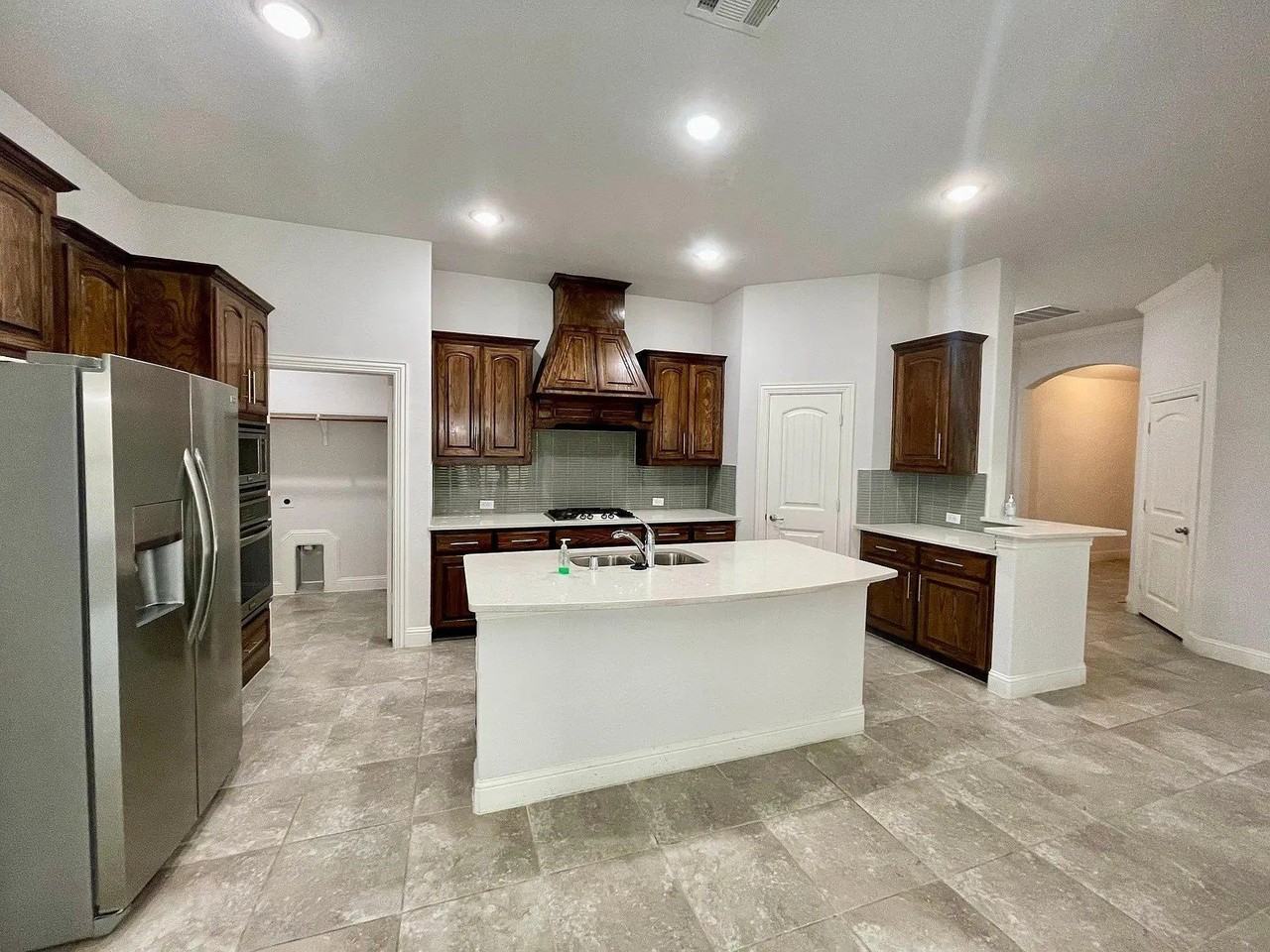10705 Galveston Pl - Photo 4 of 17