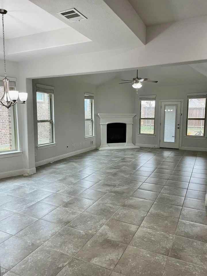10705 Galveston Pl - Photo 6 of 17