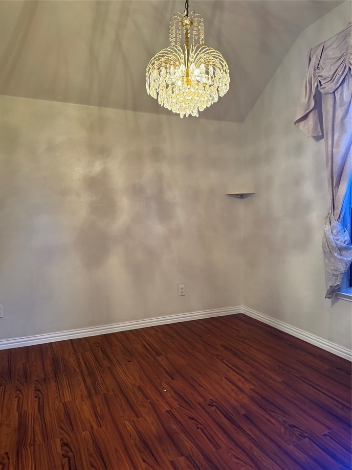 2009 Brook Tree Dr - Photo 5 of 18
