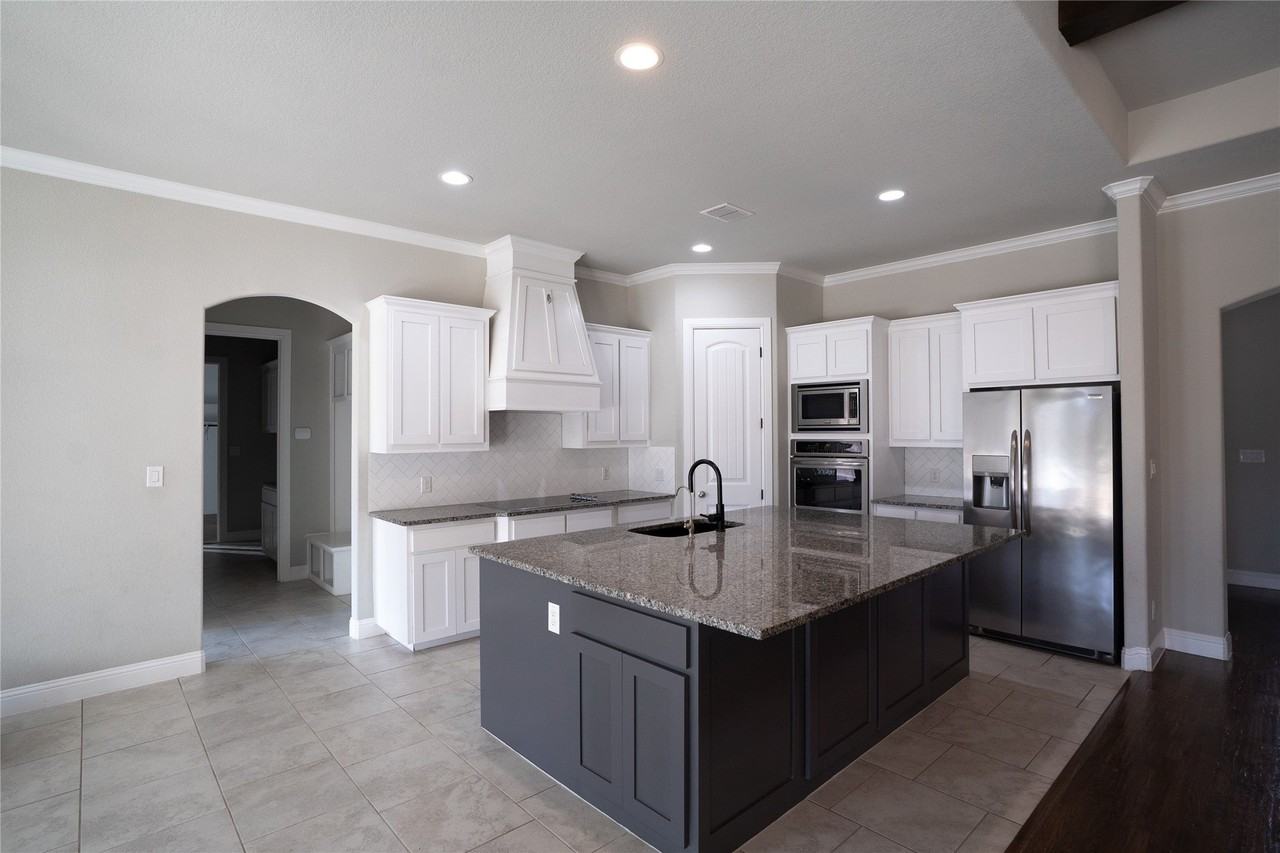 181 Fairview Ct - Photo 5 of 10