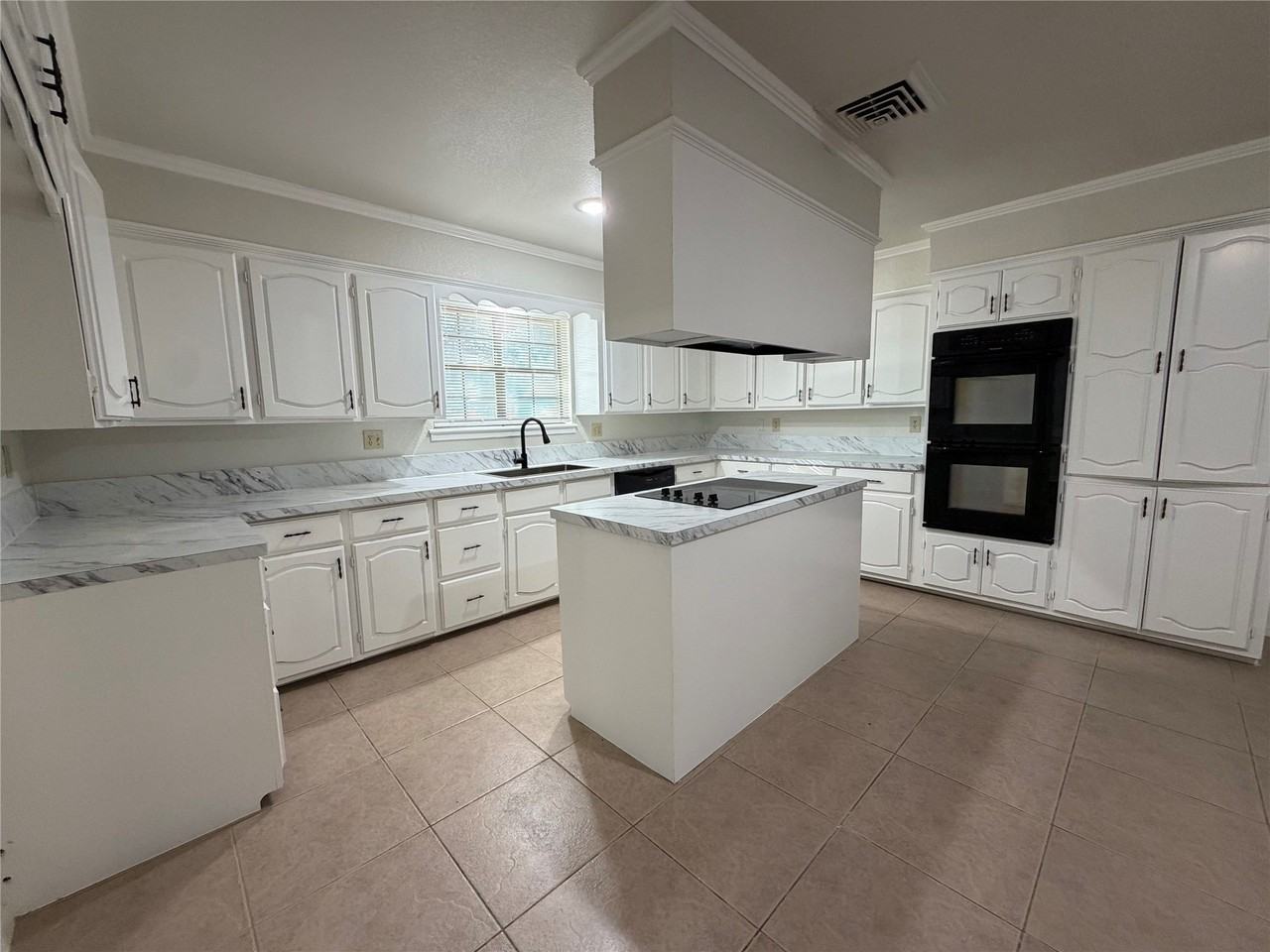 6203 Circo Dr - Photo 6 of 39