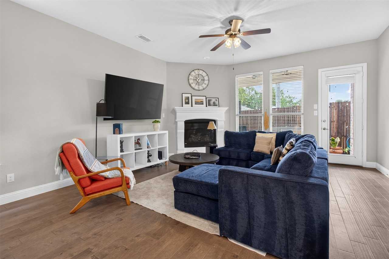 6820 Westbury Dr - Photo 5 of 26