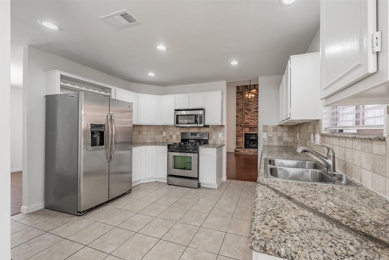 617 Dover Ct - Photo 7 of 26