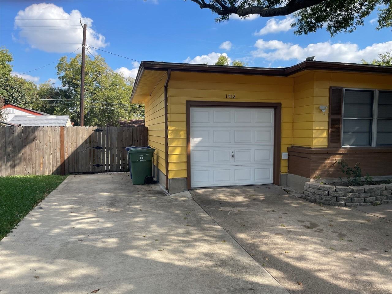 1512 Hilltop Dr - Photo 5 of 28