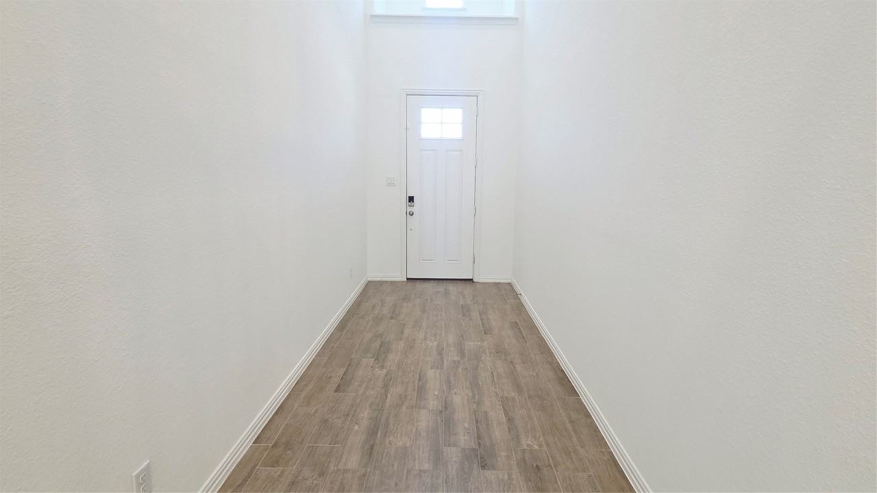 8104 Blue Heron Ln - Photo 2 of 34