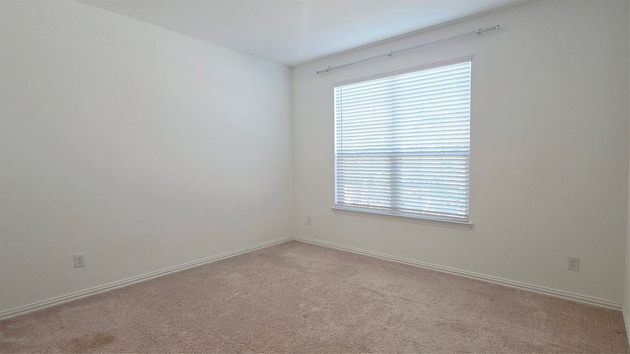 8104 Blue Heron Ln - Photo 4 of 34