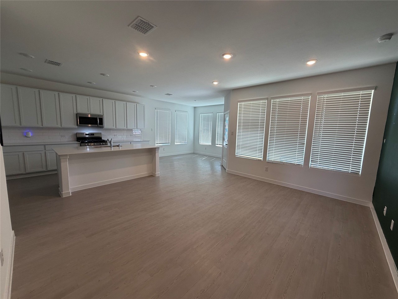 908 Sugarberry St - Photo 2 of 12