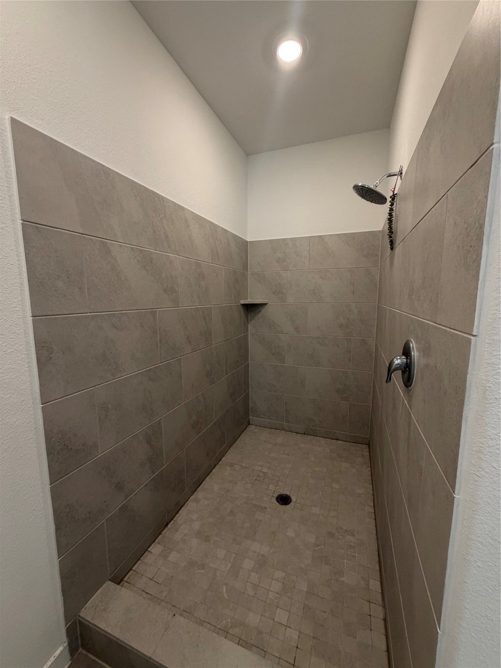 908 Sugarberry St - Photo 5 of 12