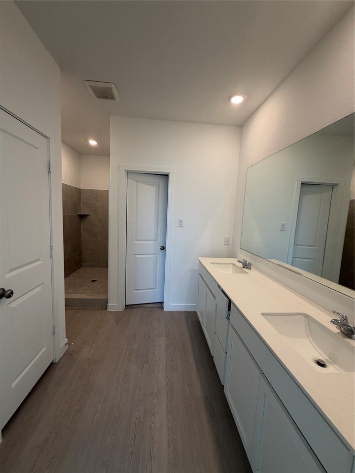 908 Sugarberry St - Photo 6 of 12