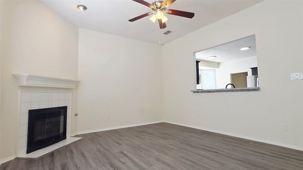 3948 Windford Dr - Photo 5 of 27