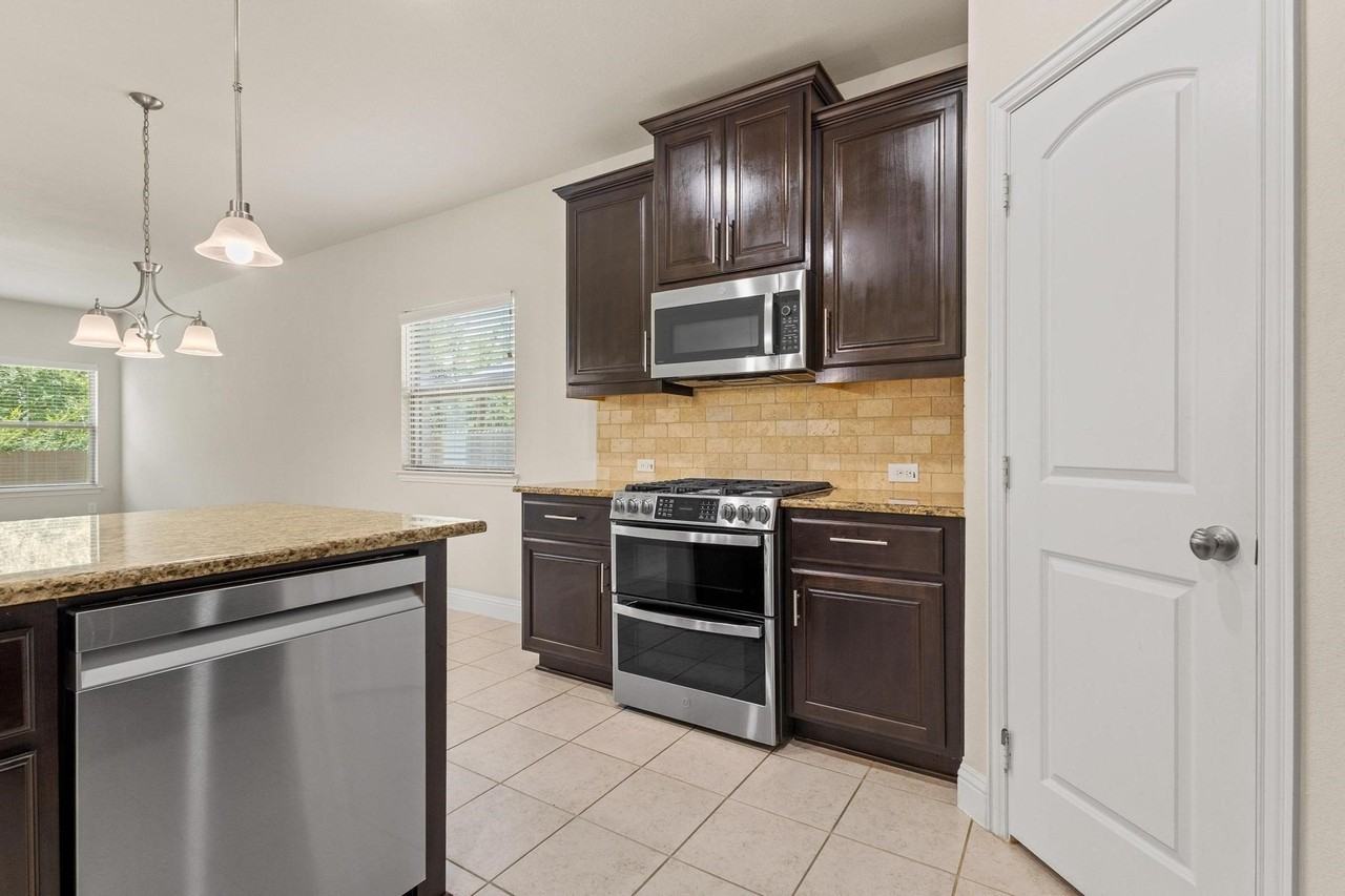 7822 Cottonwood Dr - Photo 5 of 26