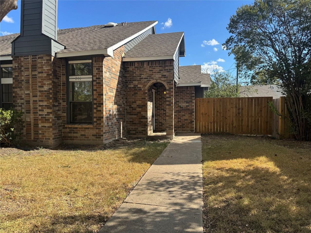 806 Binbrook Dr
